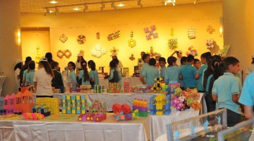 &Ouml;ğrenciler Tasarımlarını Sergiledi