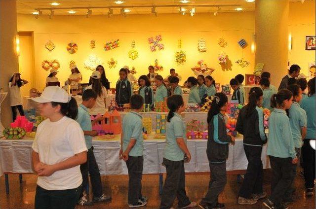 &Ouml;ğrenciler Tasarımlarını Sergiledi 2