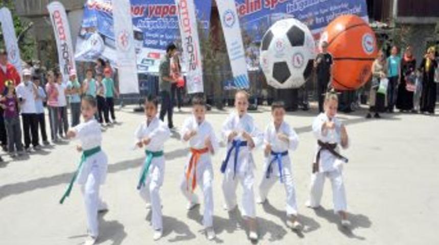 T&uuml;rkiye&rsquo;yi Dolaşan Spor TIR&rsquo;ı Finalini &Uuml;mraniye&rsquo;de Yaptı