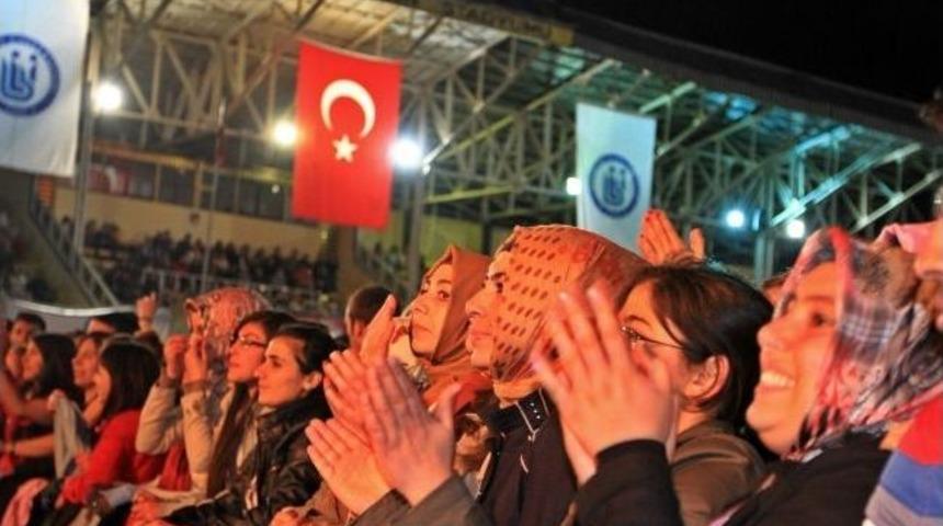 Bayburt&rsquo;ta Orhan &Ouml;lmez R&uuml;zgarı Esti