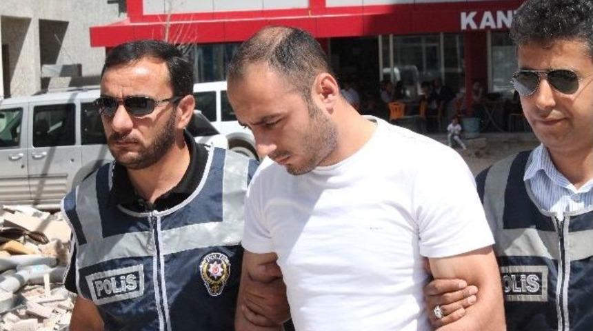 Ablasını Affedip, Sevgilisini &Ouml;ld&uuml;rm&uuml;ş