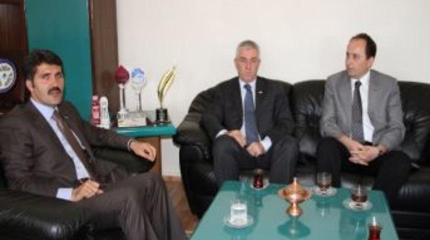 Kızılay&rsquo;dan Başkan &Ccedil;akır&rsquo;a Ziyaret