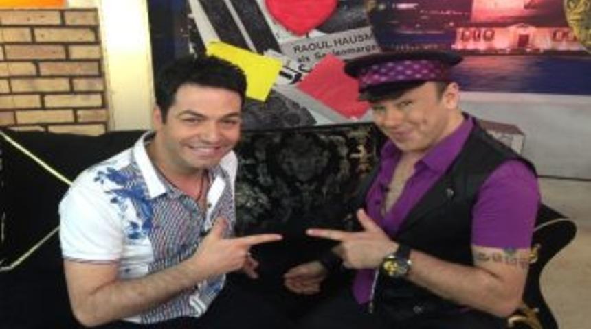 İzmirli Sanat&ccedil;ı Nihat &Ouml;z İlk Alb&uuml;m&uuml;n&uuml; &Ccedil;ıkardı