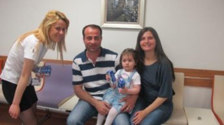 Reyap Hastanesi D&uuml;nya S&uuml;t G&uuml;n&uuml;nde S&uuml;t Dağıttı