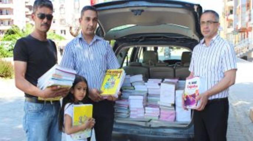 Reyhanlı'da Okullara Kitap Desteği
