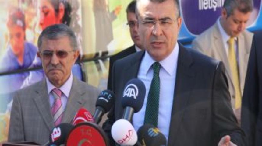 İŞKUR'un Mobil Otob&uuml;s&uuml;, Reyhanlı'da Hizmet Verecek