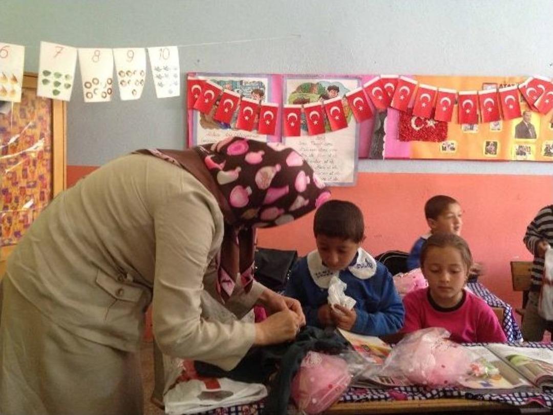 Pekay&rsquo;dan &Ouml;ğrencilere Yardım