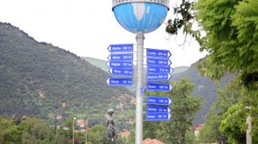 Nasreddin Hoca'nın 'İnanmayan &Ouml;l&ccedil;s&uuml;n Anıtı' Ilgi G&ouml;r&uuml;yor