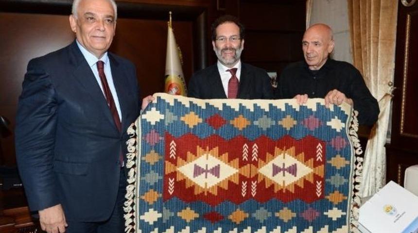 Martell: "adana Modern Ve Dinamik Bir Şehir"