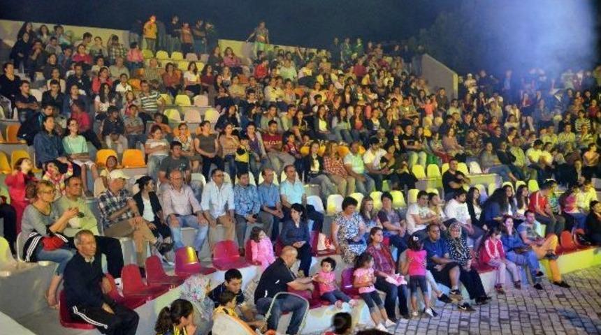 S&ouml;ke&rsquo;de Etkinliklerin Yeni Bir Adresi Var; Amfi Tiyatro