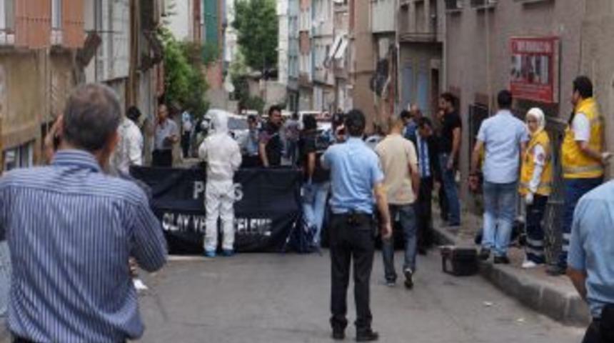 Fatih&rsquo;teki Kazada &Ouml;l&uuml; Sayısı Ikiye &Ccedil;ıktı