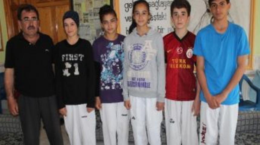 Beyşehir&rsquo;den 3 Yıldız Tekvandocu T&uuml;rkiye Şampiyonu Oldu