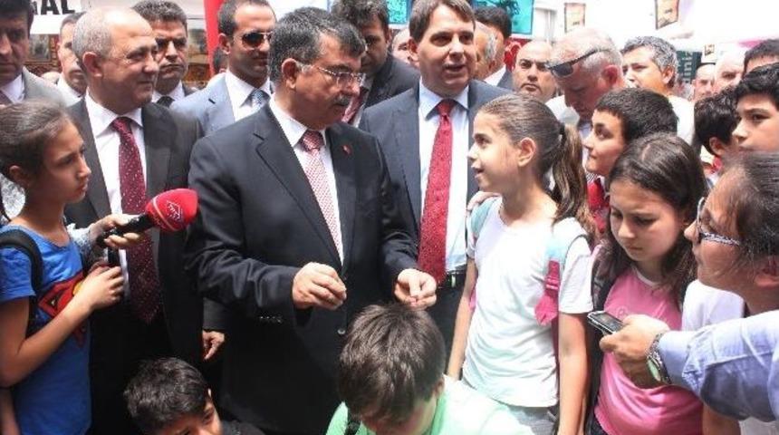 Milli Savunma Bakanı İsmet Yılmaz: