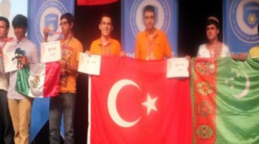 Manisa Şehzade Mehmet &Ouml;ğrencileri D&uuml;nya Ikincisi Oldu