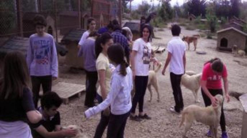 Liselilerden Hayvan Rehabilitasyon Merkezine Ziyaret