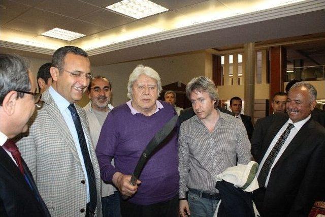 C&uuml;neyt Arkın dan Muhteşem Y&uuml;zyıl Dizisindeki Malko&ccedil;oğlu Karakterine Eleştiri 2