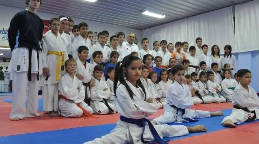 Hendekli Karateciler Edirne&rsquo;de