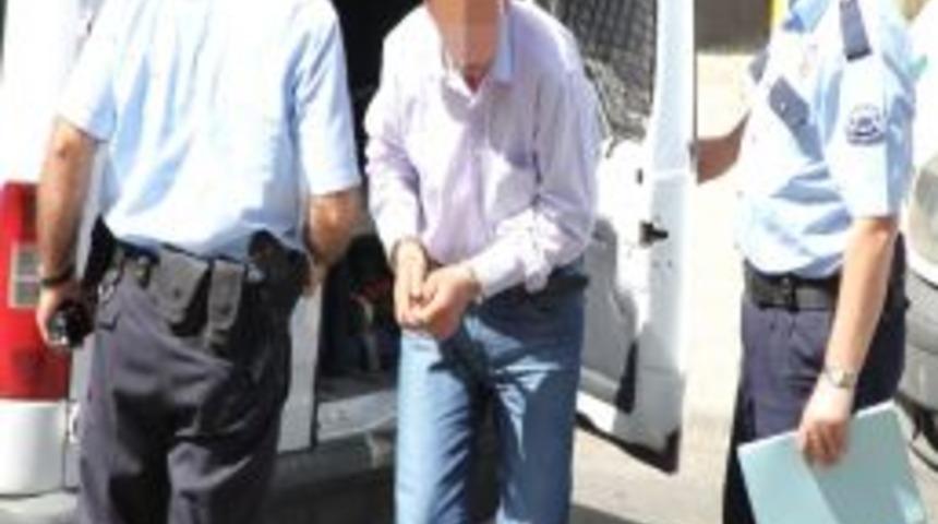 13 Yaşındaki Kızın Sa&ccedil;ını &Ccedil;ekme İddiasına G&ouml;zaltı