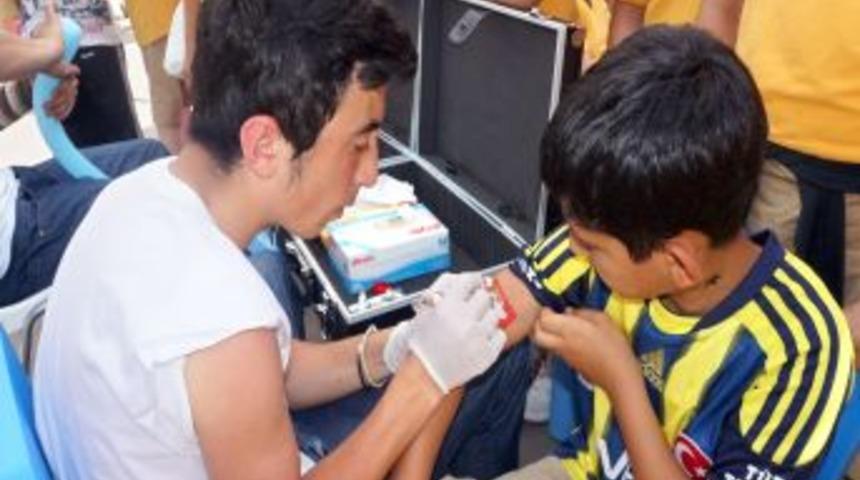 AB Tanıtım TIR'ı Adana'da