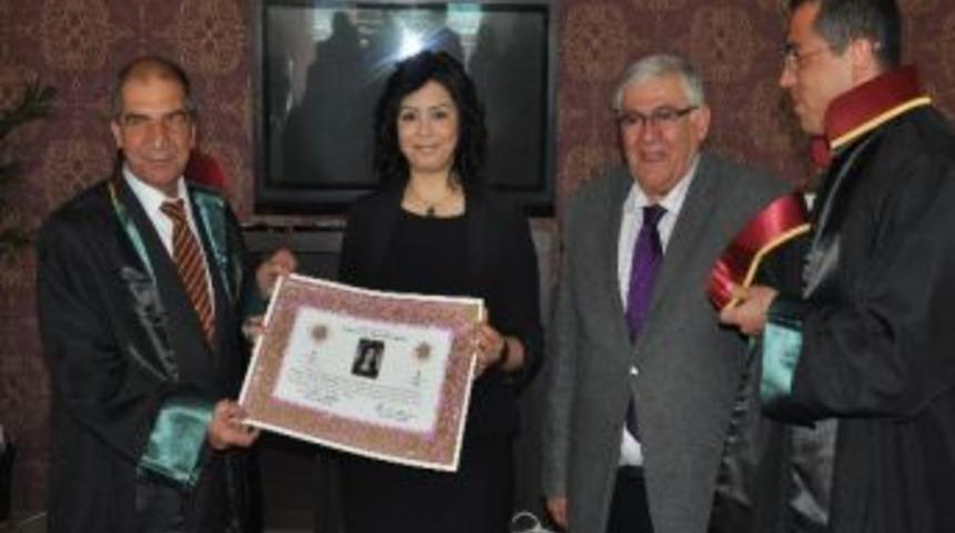 Erzurum Barosu&rsquo;n Da Avukatlık Ruhsatı T&ouml;renleri Heyecanı Devam Ediyor