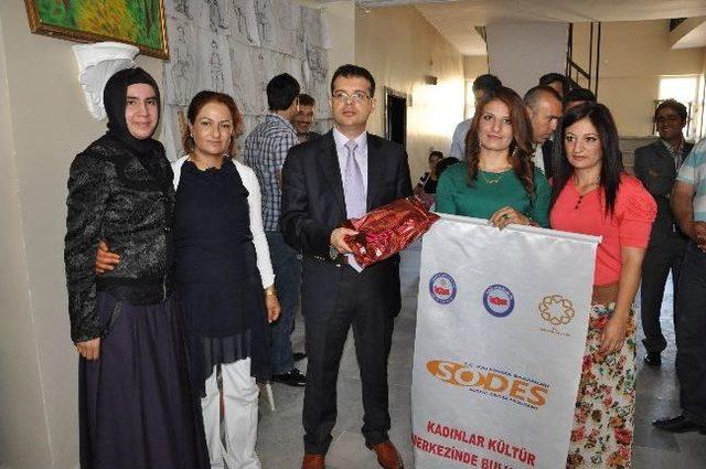 Derik Kadın K&uuml;lt&uuml;r Merkezi nden Yıl Sonu Sergisi 1