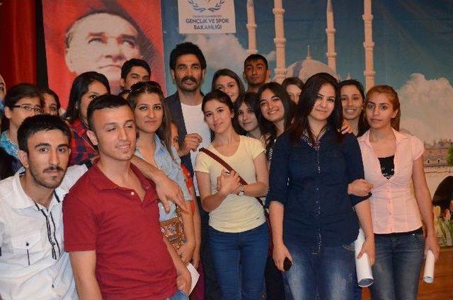 Uğur Işılak&rsquo;tan Gen&ccedil;lik Konseri 1