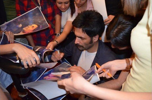 Uğur Işılak&rsquo;tan Gen&ccedil;lik Konseri 2