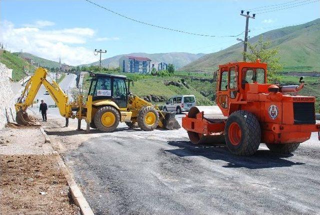 Bitlis’te Yol Ve Kaldırım Onarım Çalışmaları