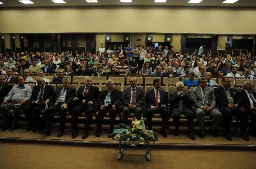 Şiirin &Uuml;stadı Sempozyumla Anılıyor