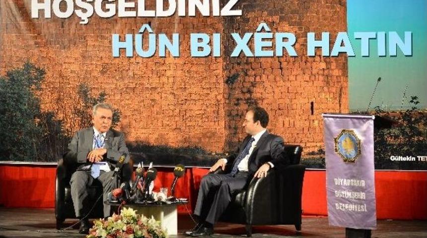 Başkan Kocaoğlu, Diyarbakır'dan Cahit Sıtkı Tarancı'nın Şiiriyle Seslendi