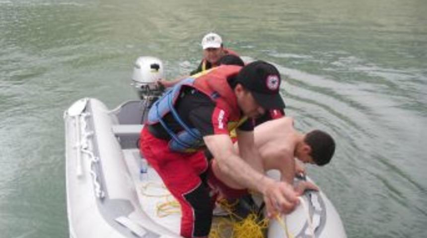 ASYA Ekibi, Tortum G&ouml;l&uuml;'nde Kurtarma Tatbikatı Yaptı