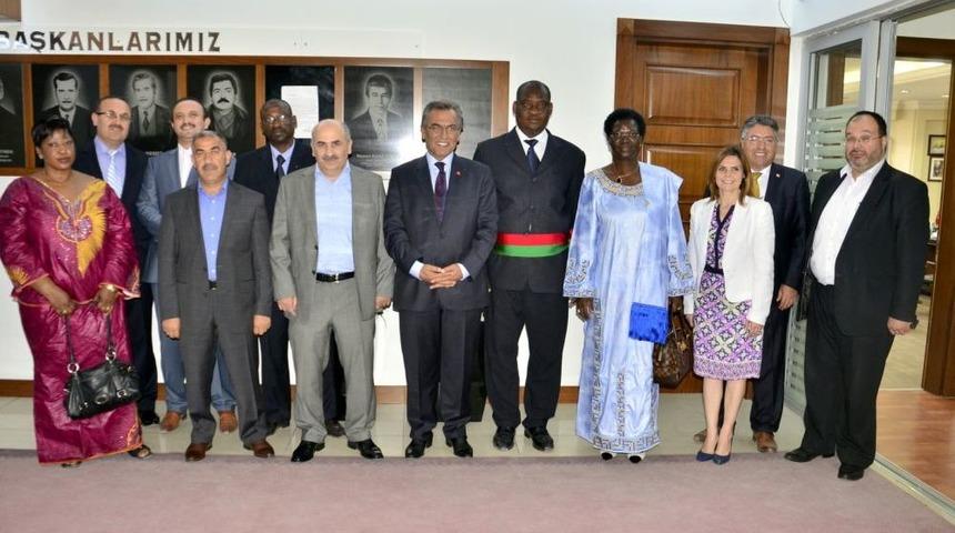 Torbalı'dan Afrika'ya Dostluk K&ouml;pr&uuml;s&uuml; Kuruldu