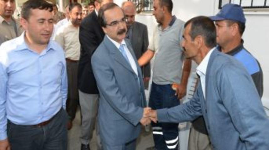 Vali Coş, Karaisalı&rsquo;da Muhtarlarla Bir Araya Geldi