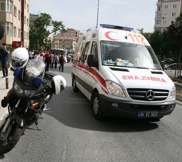 Yola D&ouml;k&uuml;len Yağ, Motorize Polislere Kaza Yaptırdı 3