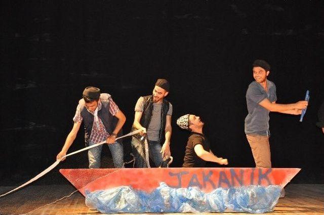 Yerk&ouml;y&rsquo;de Tiyatro G&ouml;sterisi Beğeni Topladı 1