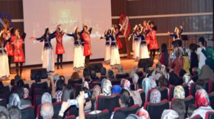 A&Uuml; Sağlık Sekt&ouml;r&uuml;ne 300 Mezun Verdi