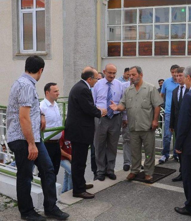 Başkan Gümrükçüoğlu'ndan Trafik Kazasında Hayatını Kaybeden Bordo Mavili Taraftarların Ailelerine Taziye