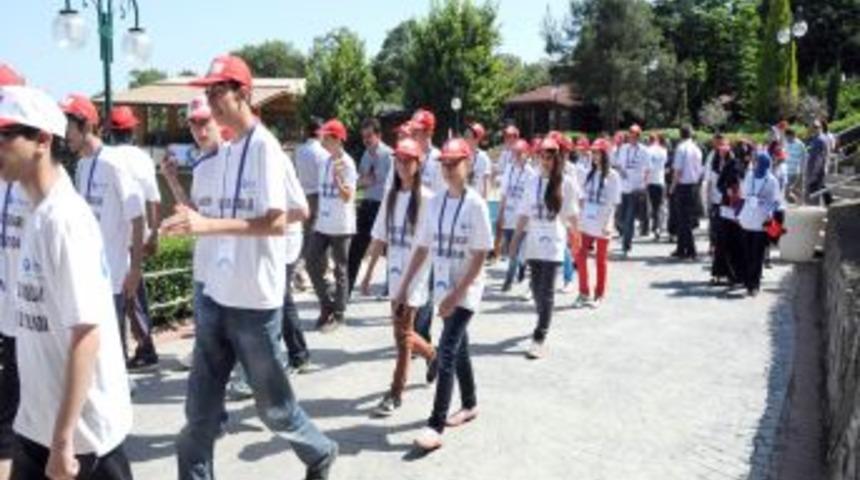 &Ouml;ğrenciler Kurtuluş M&uuml;cadelesi Ruhunu Yerinde G&ouml;rd&uuml;