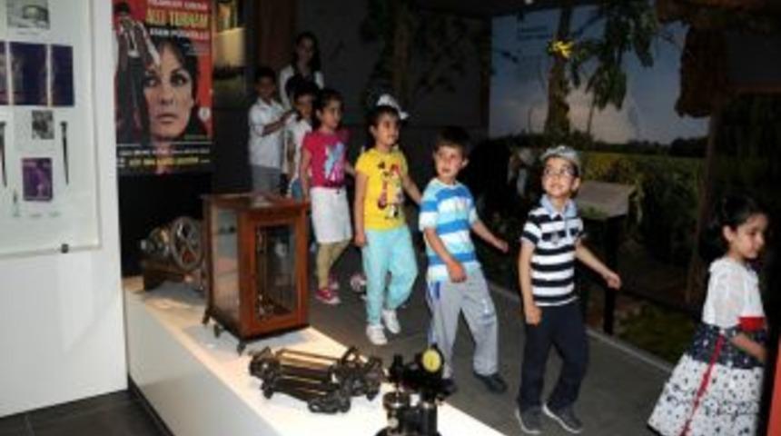 Yılmaz: Gelinlikten Kaskete Kadar Ge&ccedil;mişe Işık Tutacak Eşyaları Bize Getirin