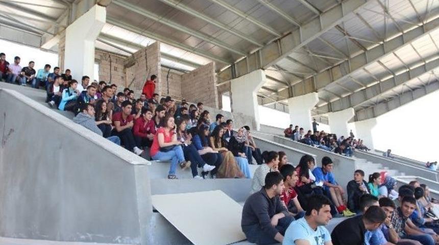 Ağrı İbrahim &Ccedil;e&ccedil;en &Uuml;niversitesi&rsquo;nde Spor Şenlikleri