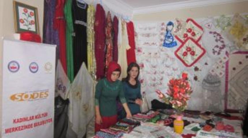 Derik Kadın K&uuml;lt&uuml;r Merkezi Yıl Sonu Sergisi A&ccedil;tı