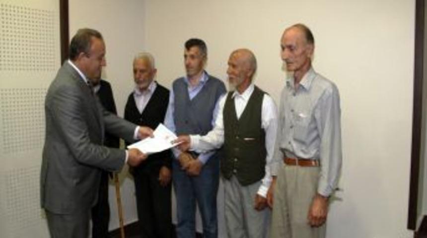 Trabzon&rsquo;da, 2/B Hak Sahiplerinin Tapu Sevinci