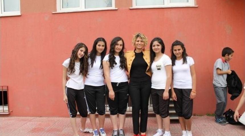 Gazi Ortaokulu&rsquo;nda Halkoyunları Ve Step G&ouml;sterisi