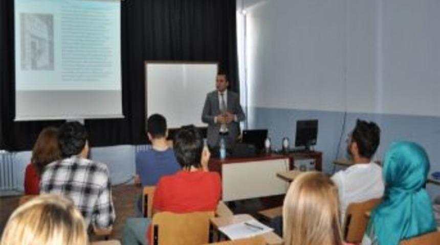 Sungurlu Myo&rsquo;da İla&ccedil; Pazarlama Sekt&ouml;r&uuml;n&uuml;n Gelişimi Konulu Konferans