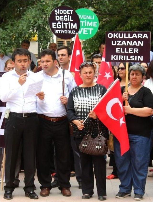 Çankırı'da Okul Bekçisi Ve Öğretmene Fiili Saldırı