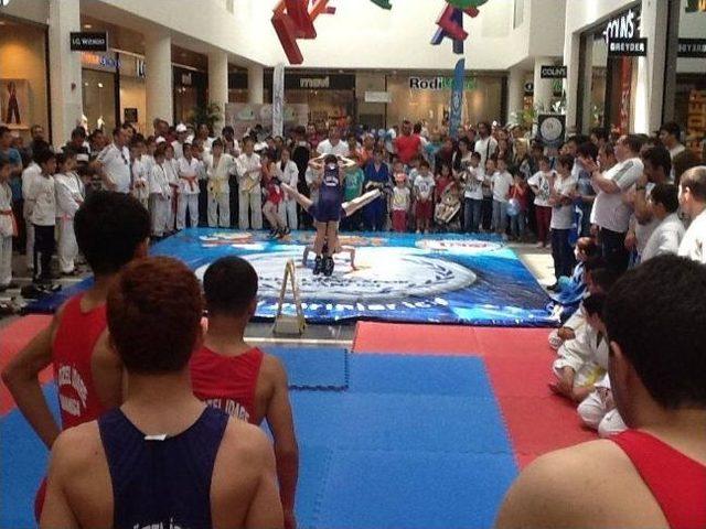 Yetenek Avcısı, Magnesia Avm&rsquo;de Gen&ccedil;lerle Buluştu 3