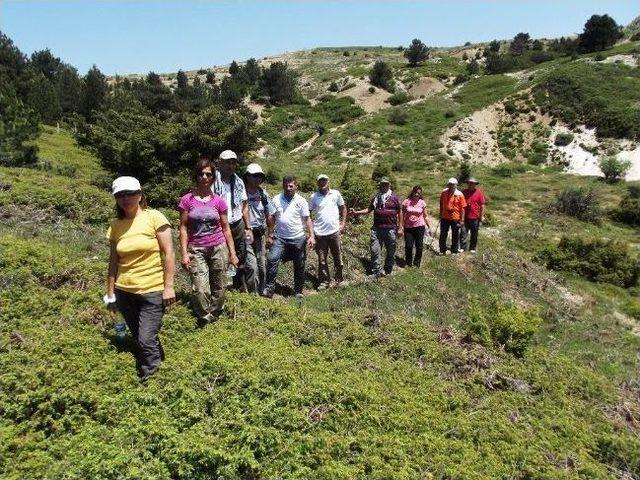 Atat&uuml;rk İ&ccedil;in Bin 343 Metreye Tırmandılar 1