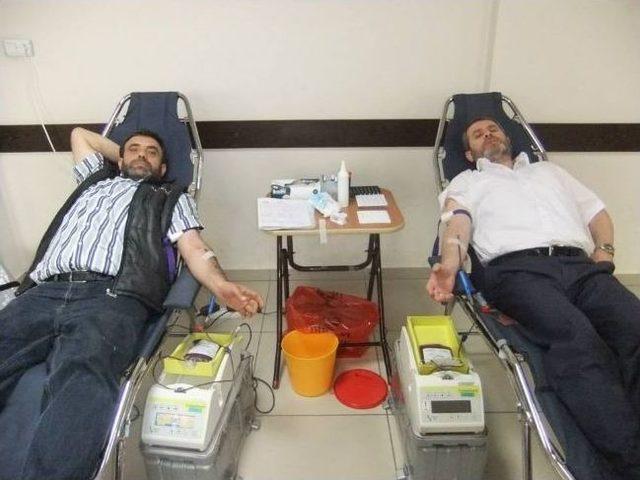 Boz&uuml;y&uuml;k te Kan Bağışı Kampanyası 1