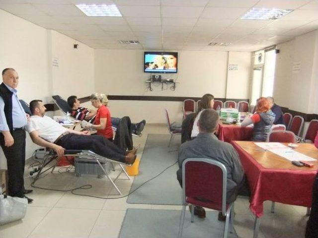 Boz&uuml;y&uuml;k te Kan Bağışı Kampanyası 2