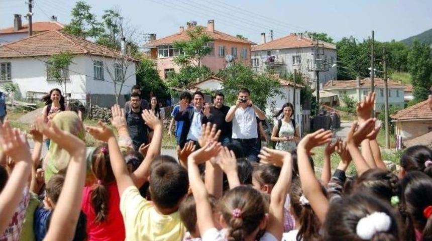 Odt&uuml;'l&uuml; &Ouml;ğrenciler Balya'daki Bir İlokula K&uuml;t&uuml;phane Ve Bilgisayar Sınıfı Kazandırdı